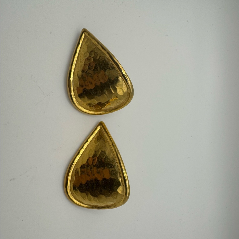 Gold Teardrop Earrings Vintage 1980s Gokdtone Stranger Things Karen Wheeler